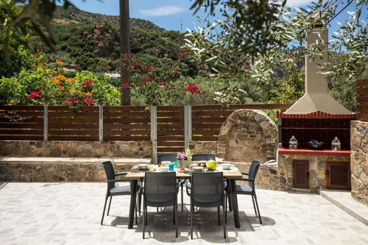 Tzouganos Villa Sfinárion Exterior foto